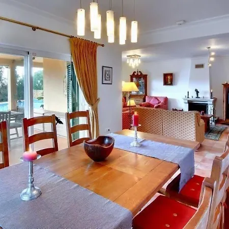 펜션 Ferienvilla Casa Alha By Interhome 에스톰바